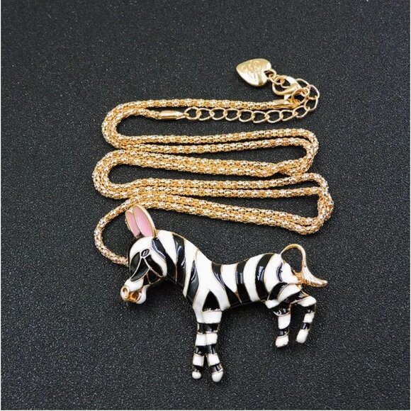 Betsey Johnson Necklace Enamel Zebra Pendant Gold Tone - Picture 1 of 2
